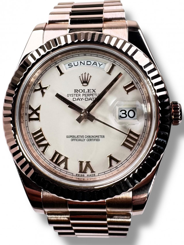 Rolex 218235 Yellow Gold on President, Fluted Bezel Black with Gold Roman